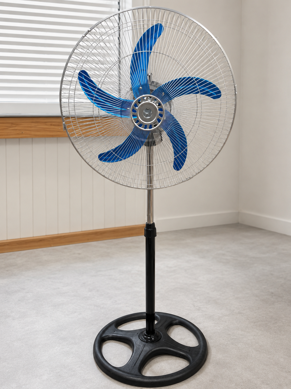 Ventilateur sur pied 75W Ø50 cm – 5 pales en aluminium
