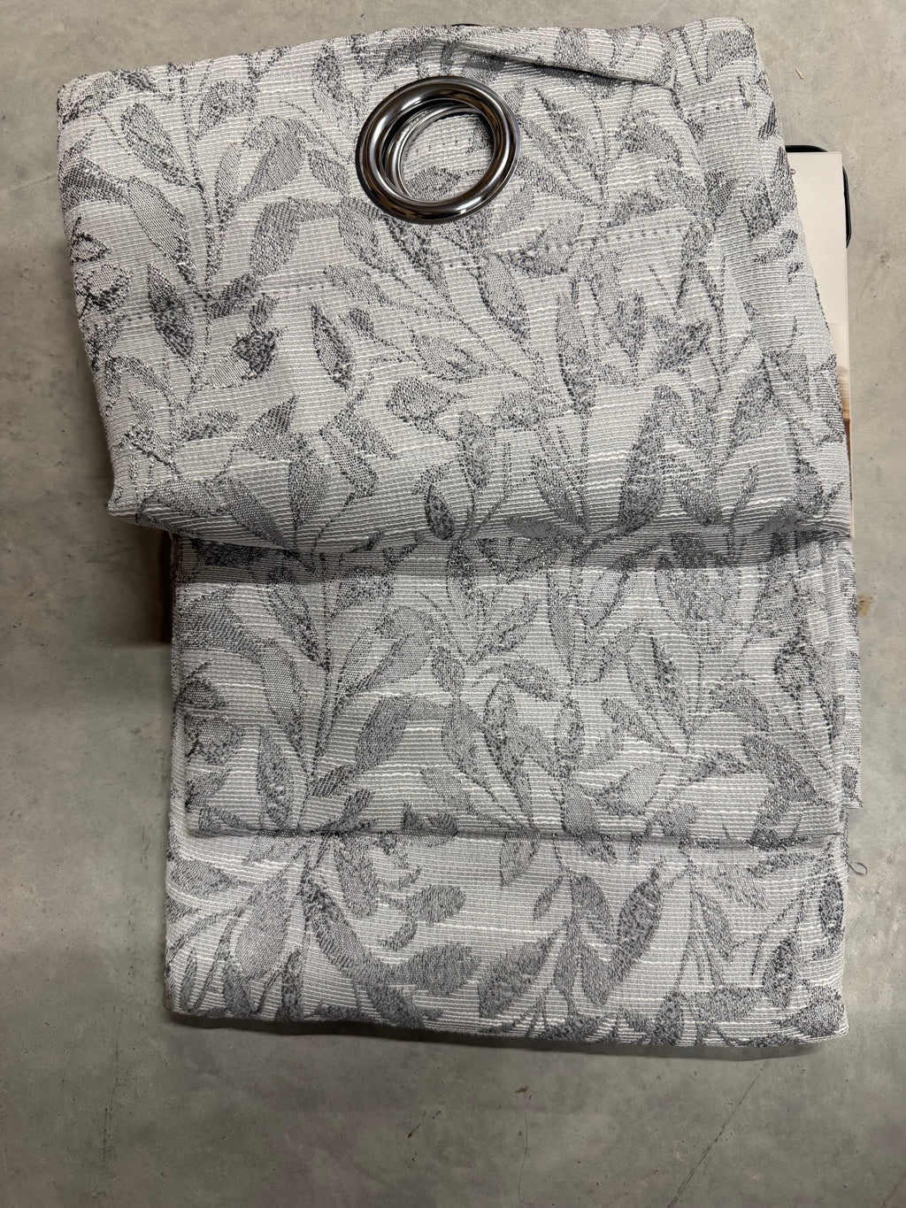 Rideau Jacquard Gloria Newman 140 × 240 cm – Gris – 1 panneau à œillets