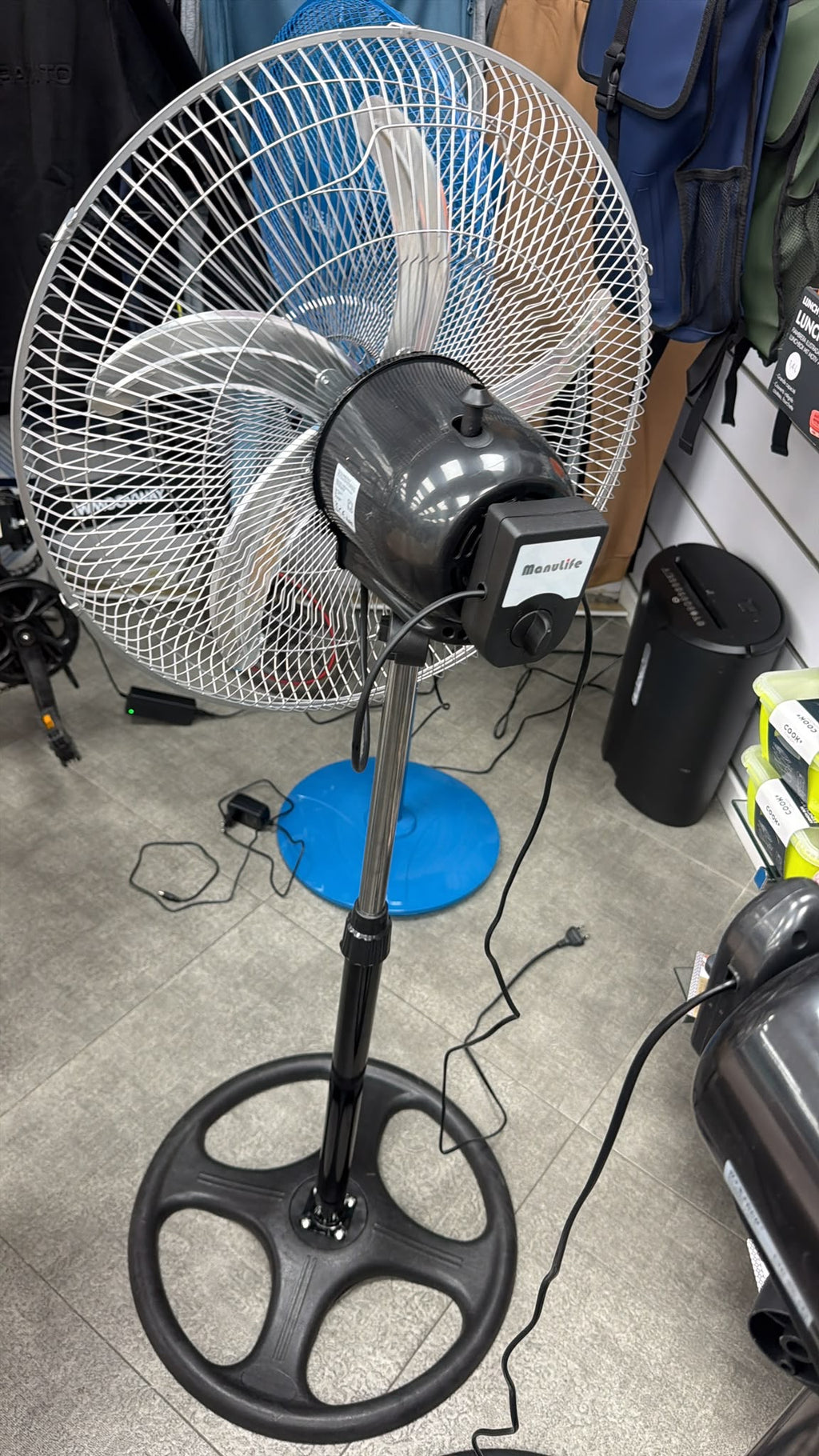 Ventilateur sur pied 75W Ø50 cm – 5 pales en aluminium